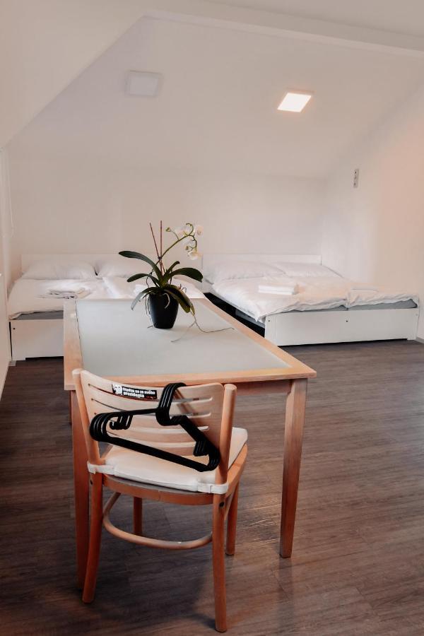 Apartmany Centrum Нови-Бор Екстер'єр фото