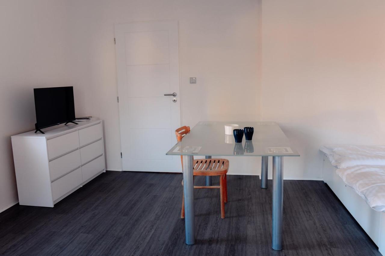 Apartmany Centrum Нови-Бор Екстер'єр фото