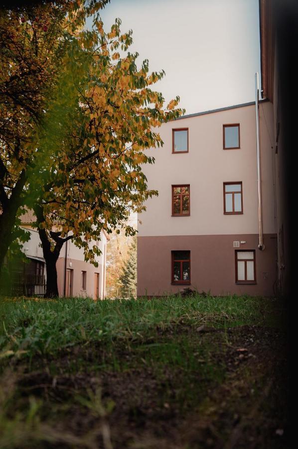 Apartmany Centrum Нови-Бор Екстер'єр фото